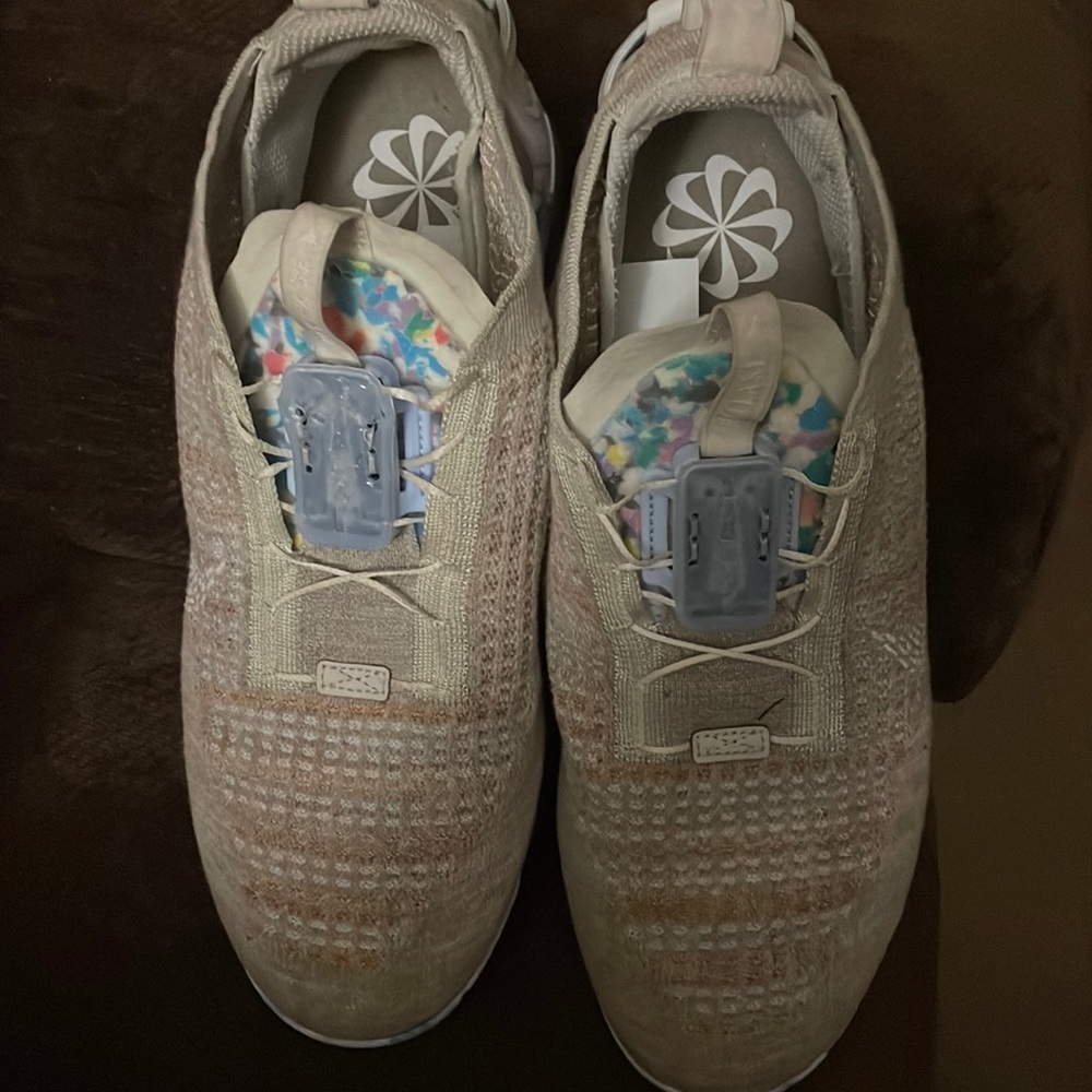 Nike W Air VaporMax 2020 Flyknit Oatmeal size 11